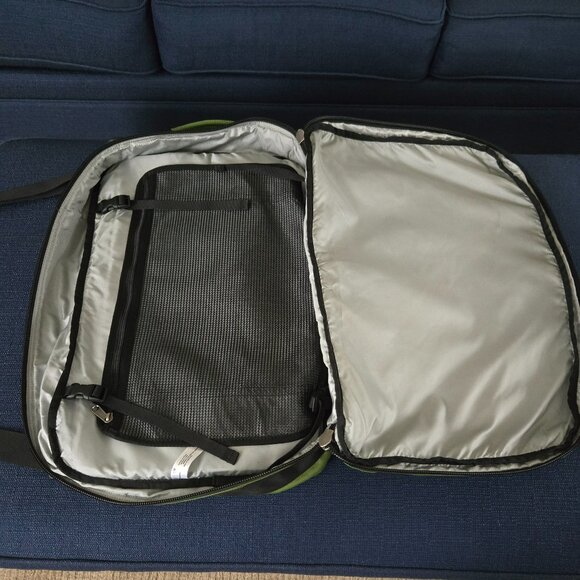 Used Green Patagonia Carry-on/Weekender bag MCL - Picture 11 of 16
